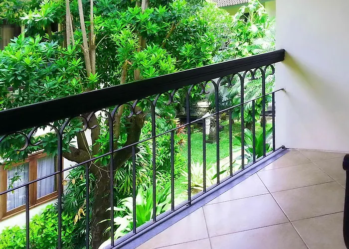 Paradiso Hotel 3*